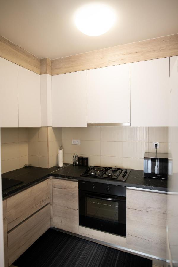 Apartman Martes สลาวอนสกีบรอด ภายนอก รูปภาพ