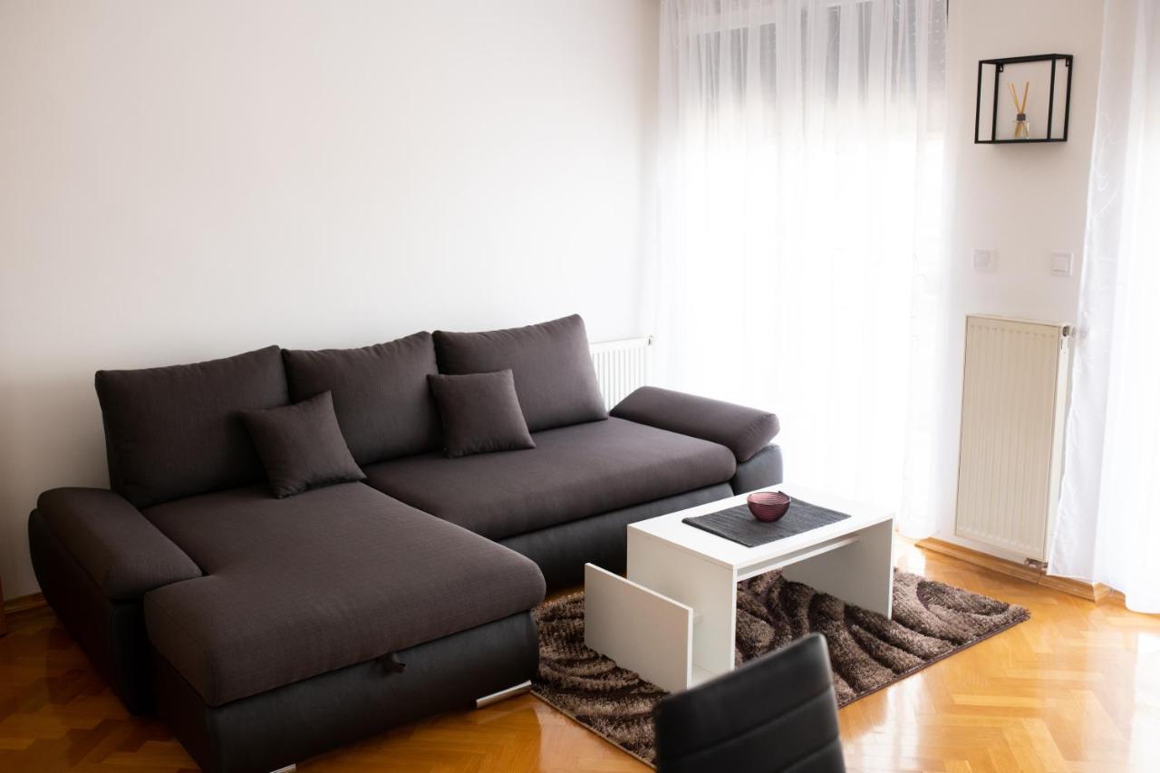 Apartman Martes สลาวอนสกีบรอด ภายนอก รูปภาพ