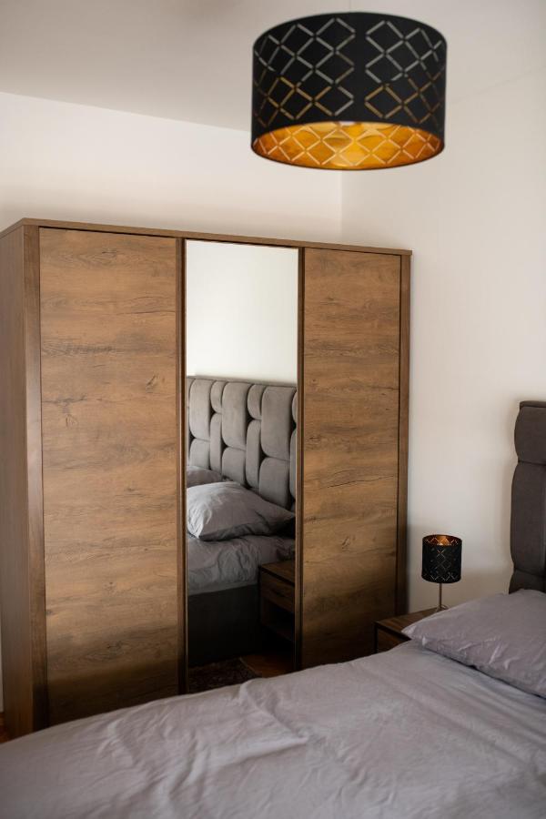 Apartman Martes สลาวอนสกีบรอด ภายนอก รูปภาพ