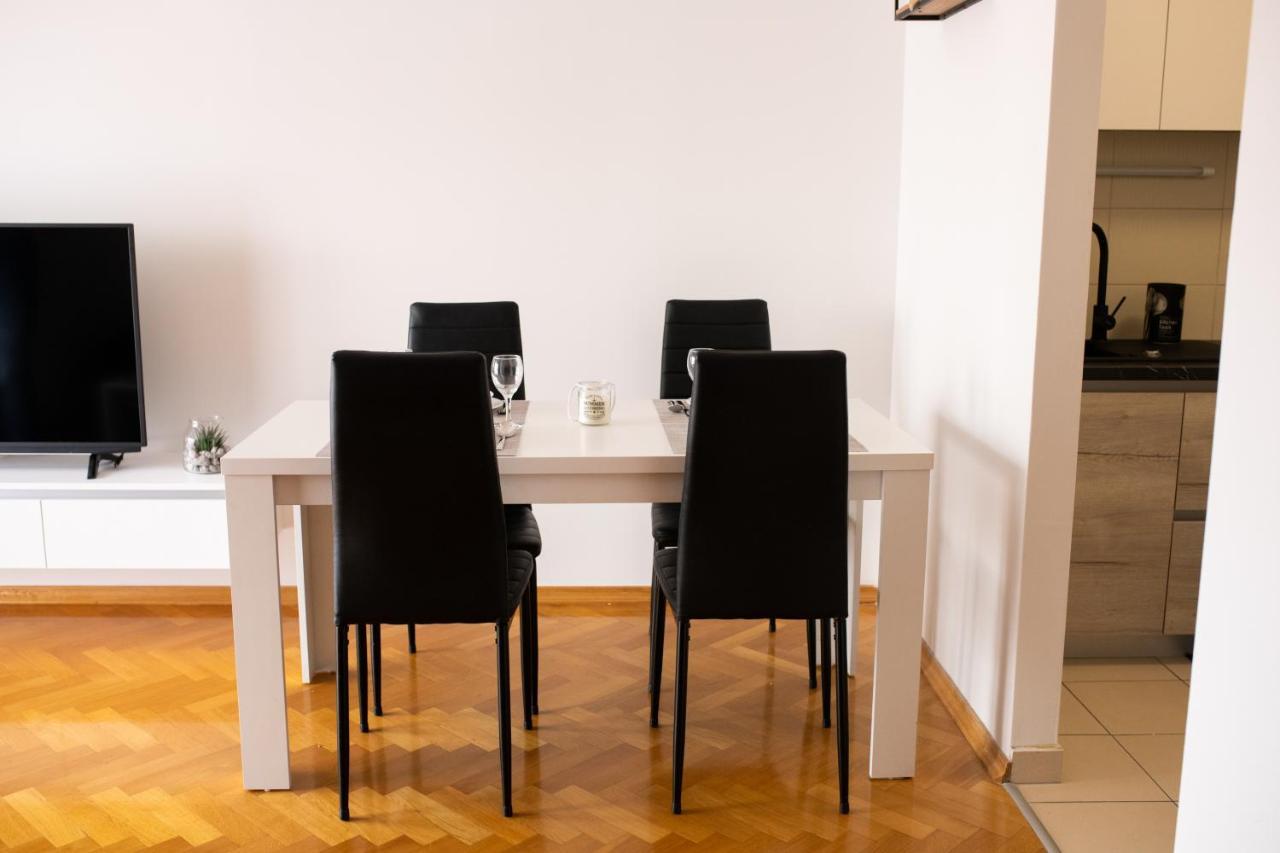 Apartman Martes สลาวอนสกีบรอด ภายนอก รูปภาพ