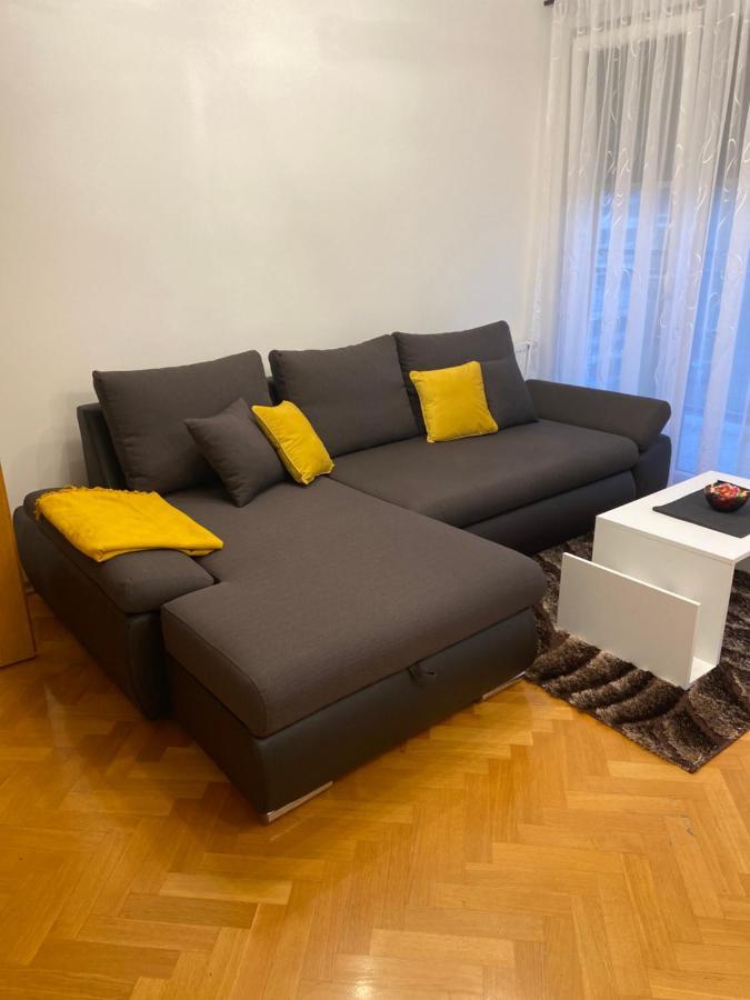 Apartman Martes สลาวอนสกีบรอด ภายนอก รูปภาพ