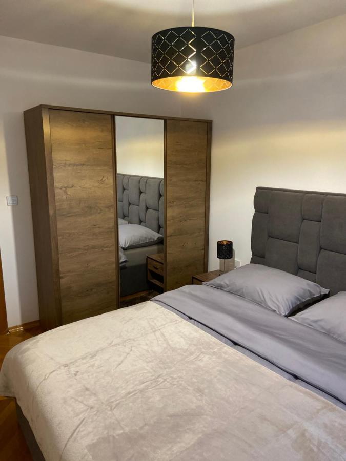 Apartman Martes สลาวอนสกีบรอด ภายนอก รูปภาพ