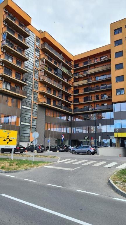 Apartman Martes สลาวอนสกีบรอด ภายนอก รูปภาพ
